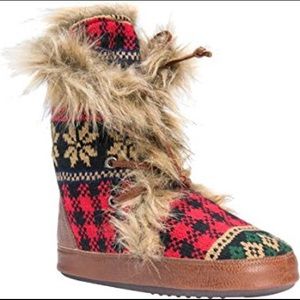 NWT Muk Luk Slipper Boots
