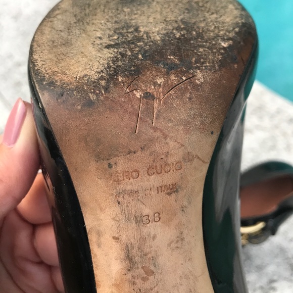 Authentic Giuseppe Zanotti Patent Sandal - Picture 4 of 8