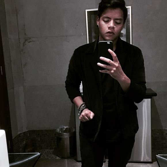 Meet your Posher, Yuno - Picture 1 of 1