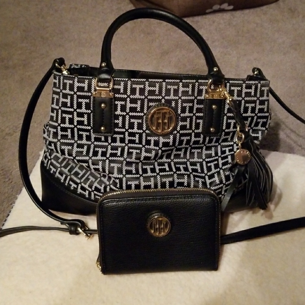Tommy Hilfiger purse with matching wallet