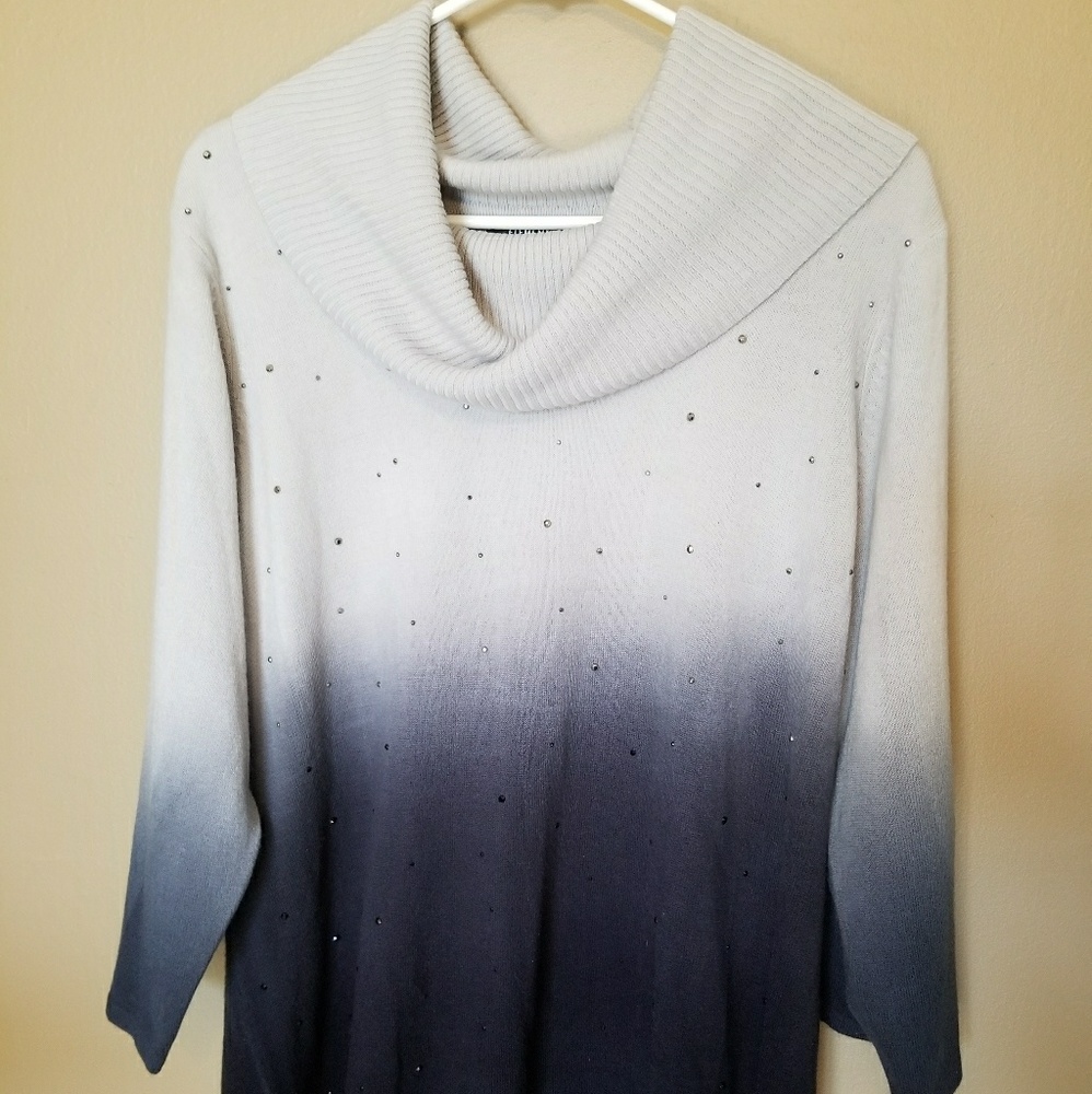 MACY'S Elementz Women sweater with Rhinestones