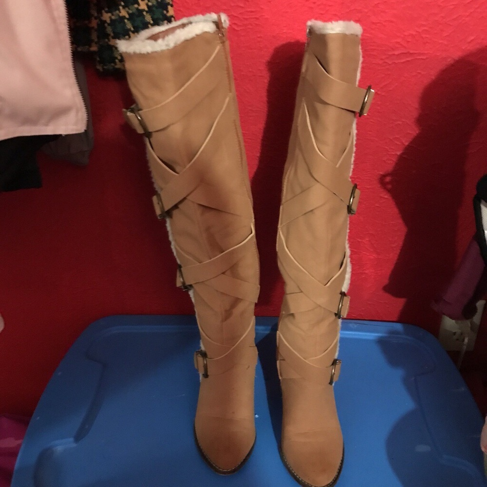 Shoedazzle brown boots