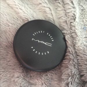 Mac Cosmetic sheer pressed powder