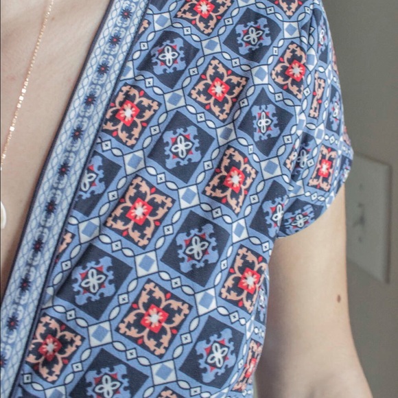 Colorful patterned wrap dress - Picture 3 of 3