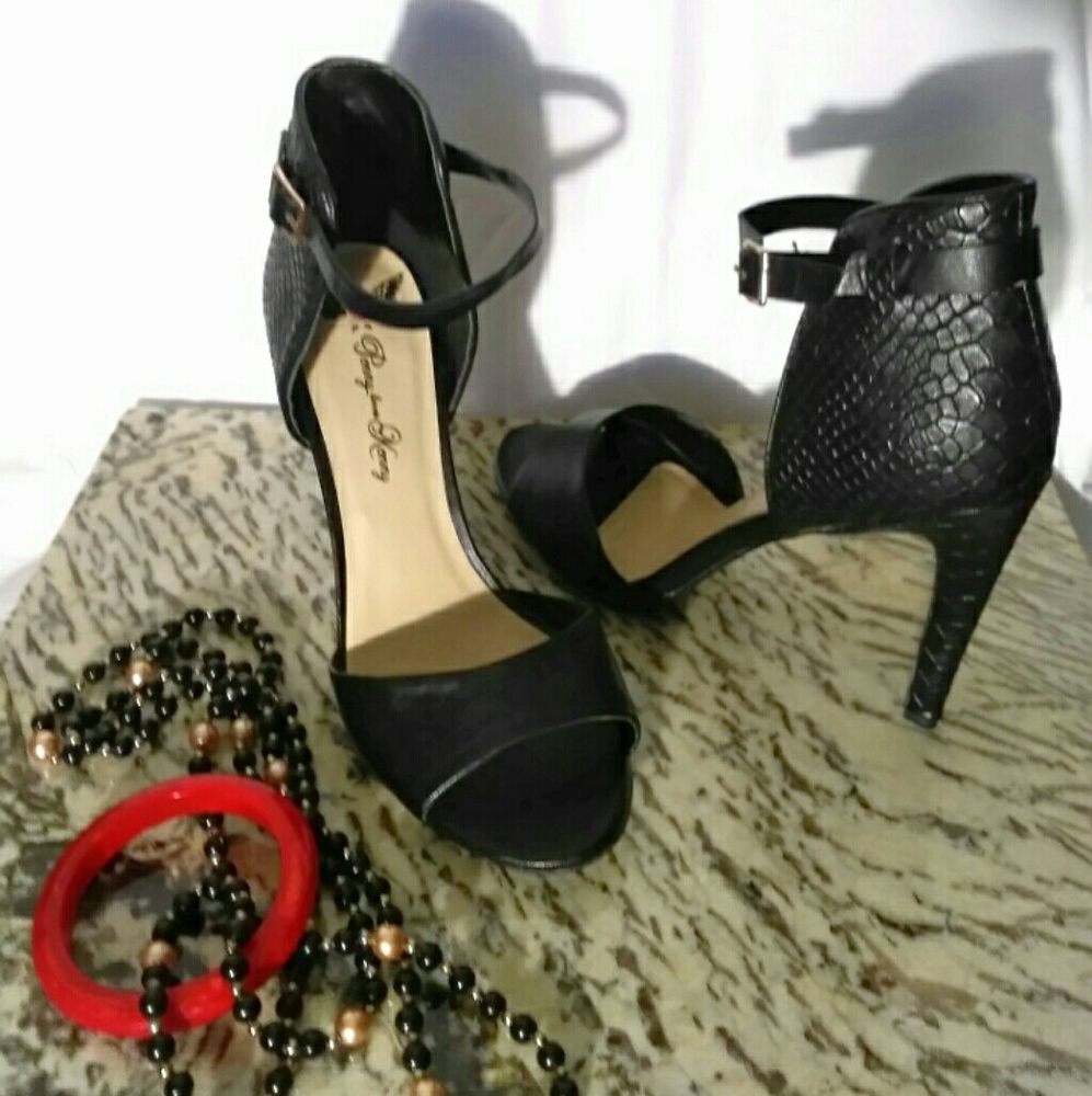 Vintage Penny loves Kenny black heels
