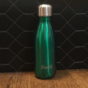 Never used green swell bottle