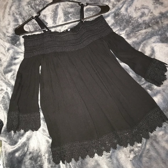 Off-shoulder Top - Picture 1 of 2