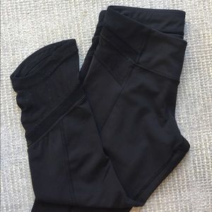 Lululemon polka dot and mesh cropped leggings Sz 6