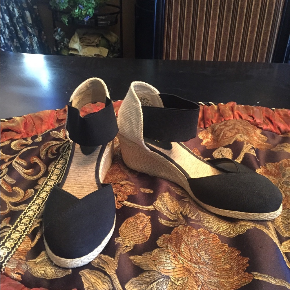 Classy black and natural Ralph Lauren espadrilles