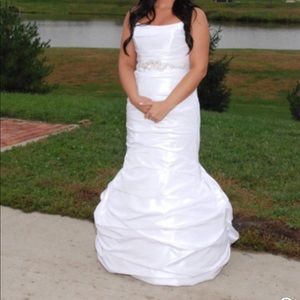 Trumpet style wedding gown w custom beaded belt