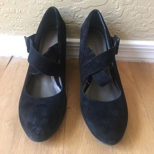 Closed Toed Wedges with Cross Cross Straps