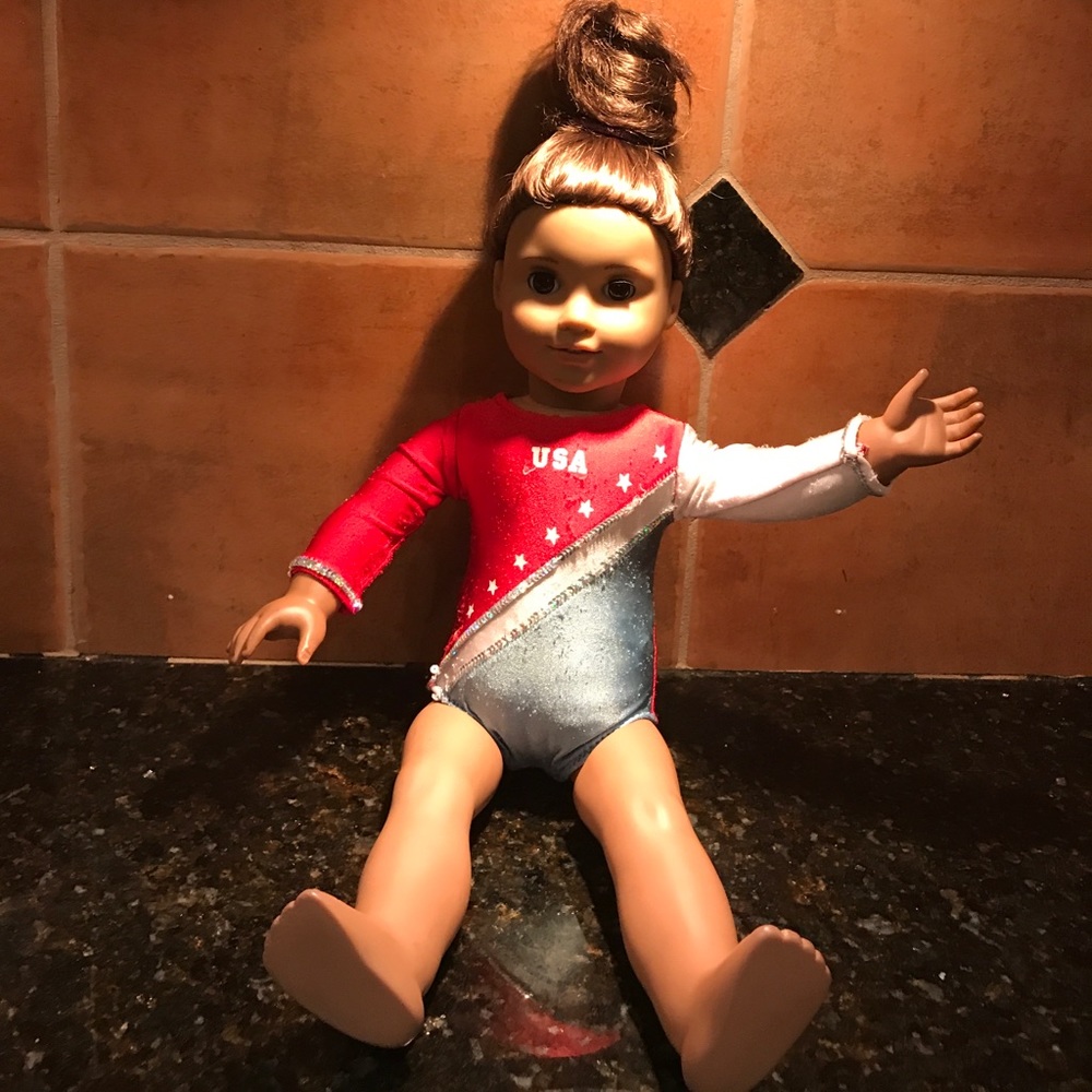 I'm selling American girl