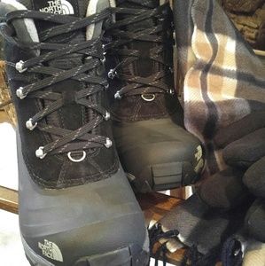 Brand New Men's North Face Chilkat II Winter Boots