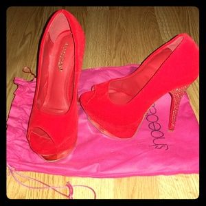 Red shoedazzle pumps
