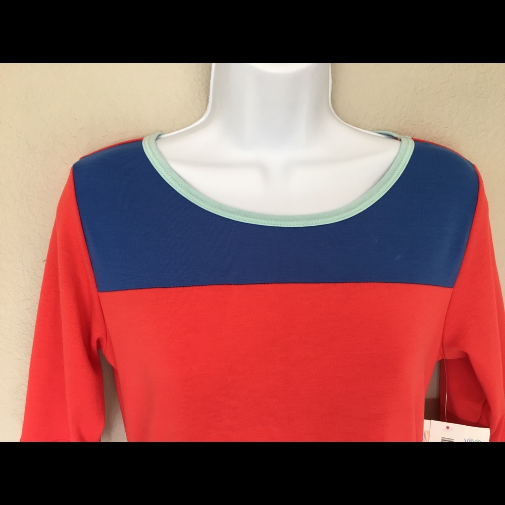 Small block Julia - red, blue, light teal collar.