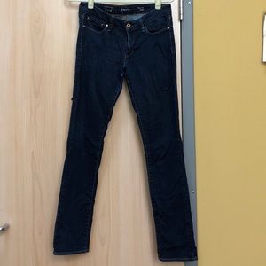 Levi’s Slight Curve Modern Rise Straight size 29