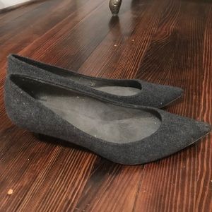 Stuart Weitzman kitten heel pointy toed shoes