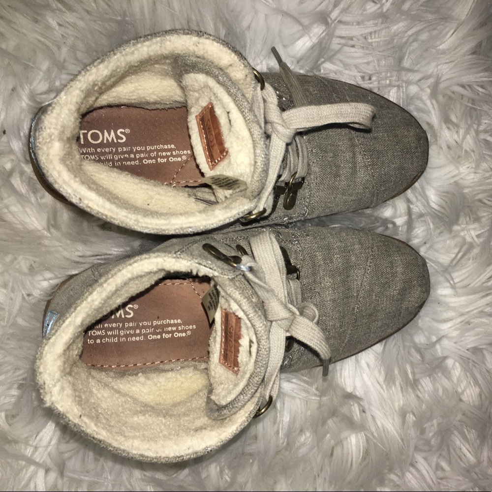 TOMS grey soft winter boots size 6 - Picture 4 of 5