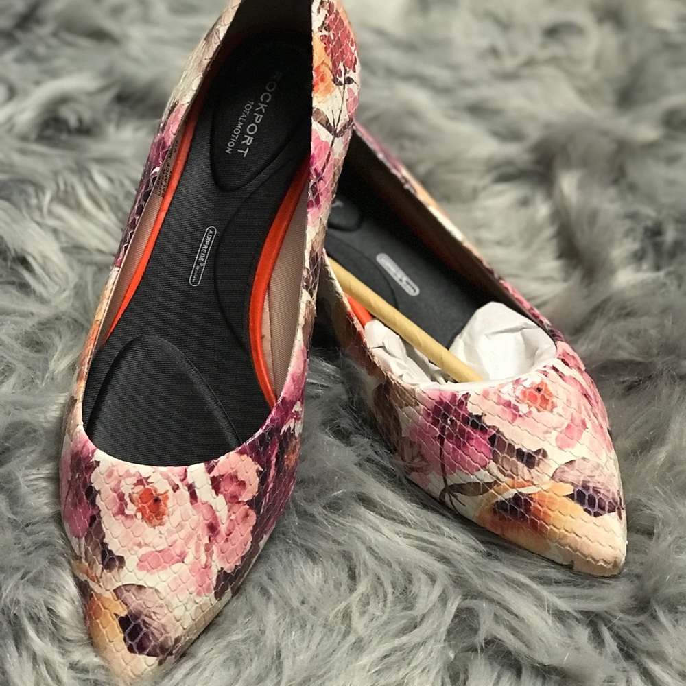 reduced from 90 to 59❤️NWOT ROCKPORT by adidas