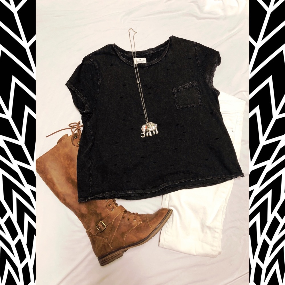 AEO Distressed black tee