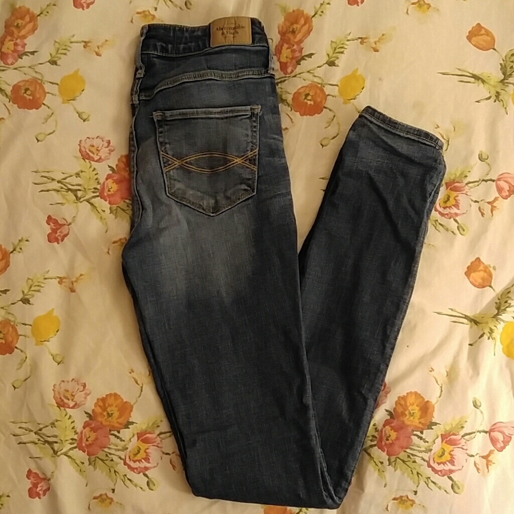 *High waisted skinny jeans*