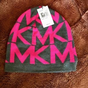 Michael Kors beanie BRAND NEW ! NWT! SUPER CUTE !