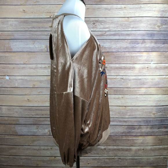 Cold Shoulder Top- camel..NWT - Picture 4 of 6