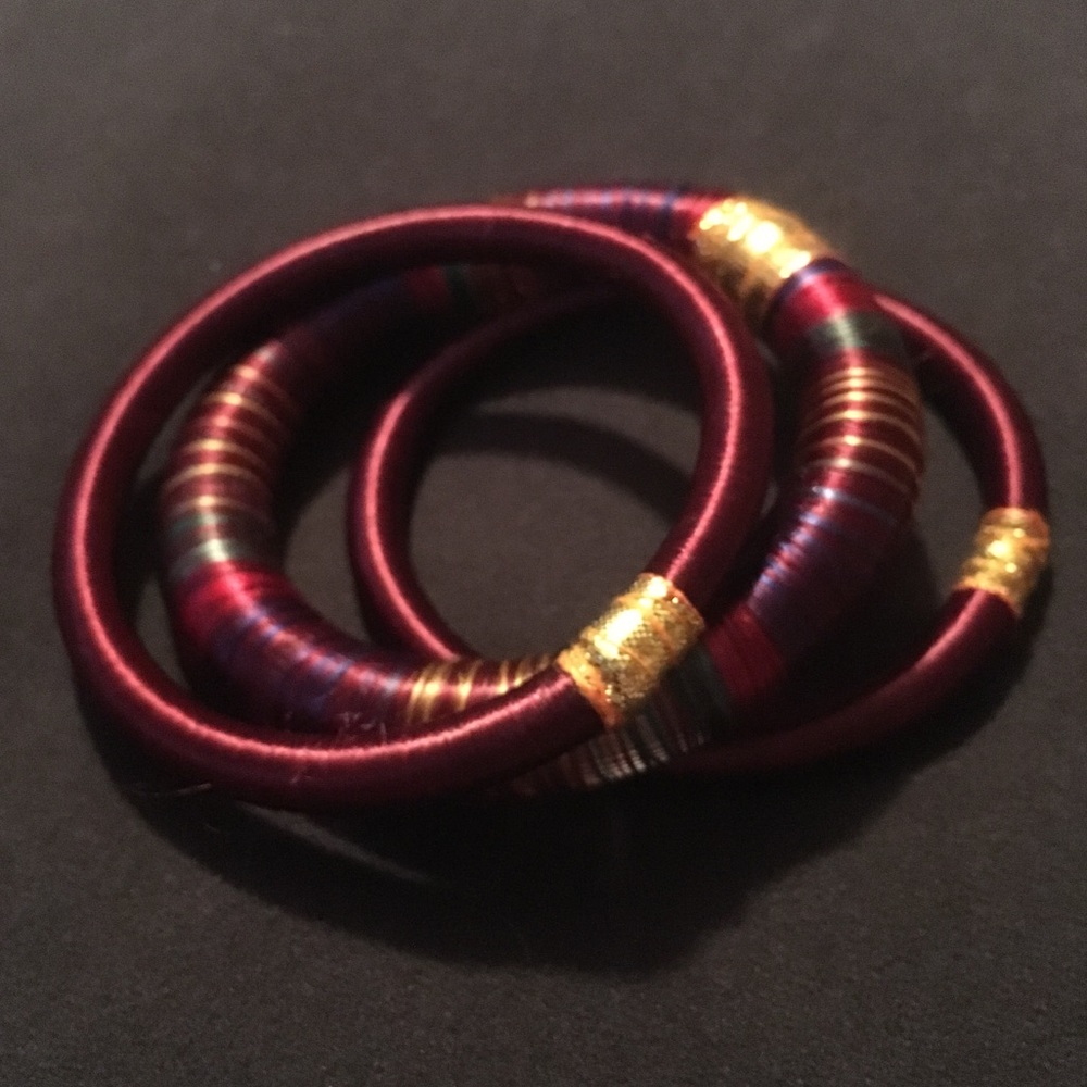 Adorable 3 Part Bangle Set!!