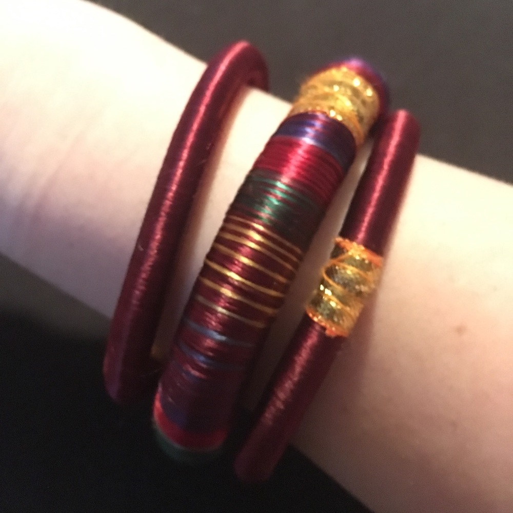Adorable 3 Part Bangle Set!! - Picture 3 of 6