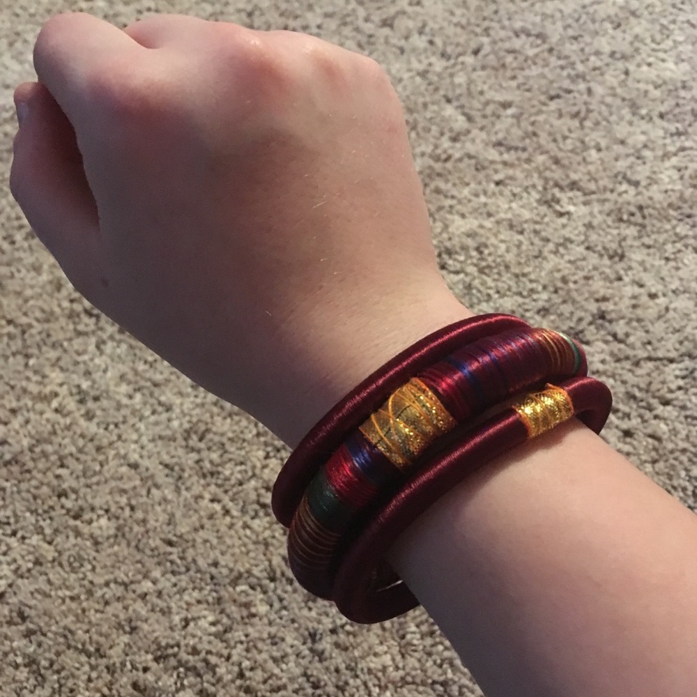 Adorable 3 Part Bangle Set!! - Picture 5 of 6
