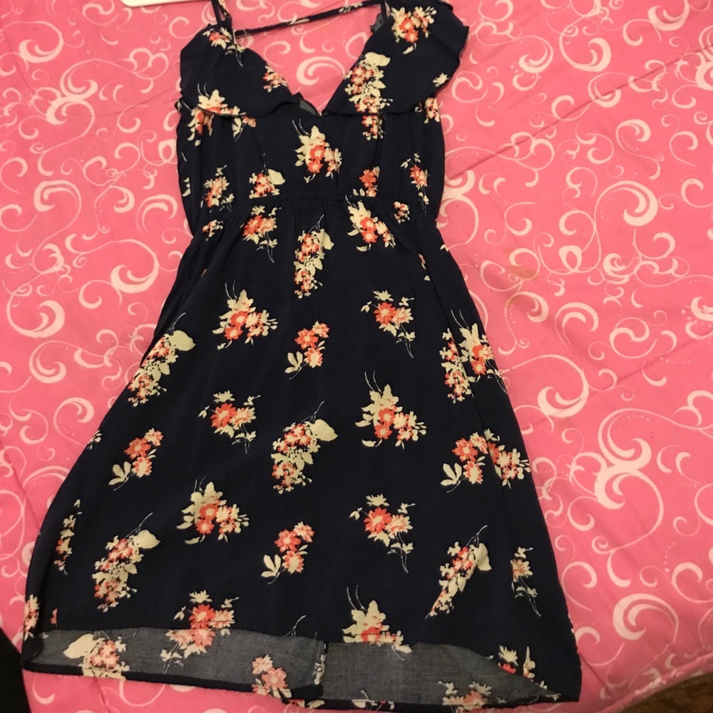 Dress - Picture 2 of 3