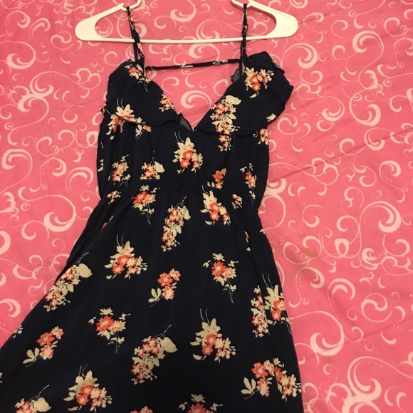 Dress - Picture 3 of 3