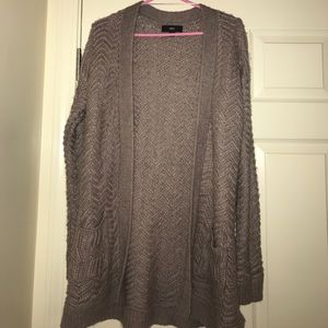 Oversized cardigan sweater in a mauve color!