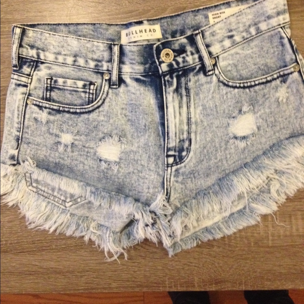 Bullhead distressed high rise shorts