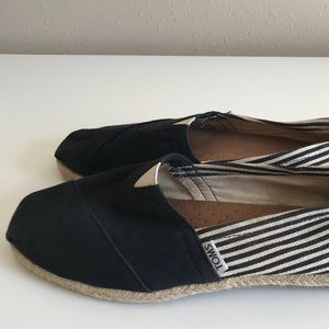 Women’s Toms 8.5