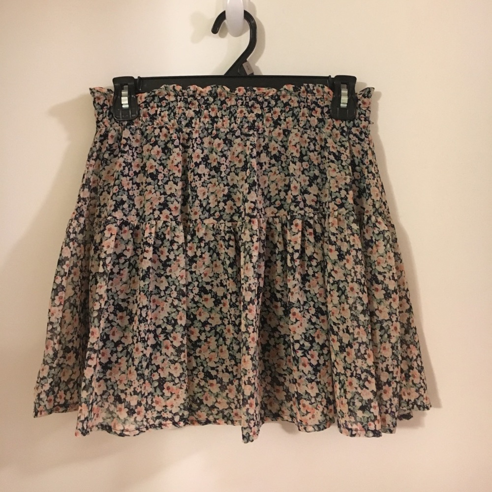 Adorable flowered skirt