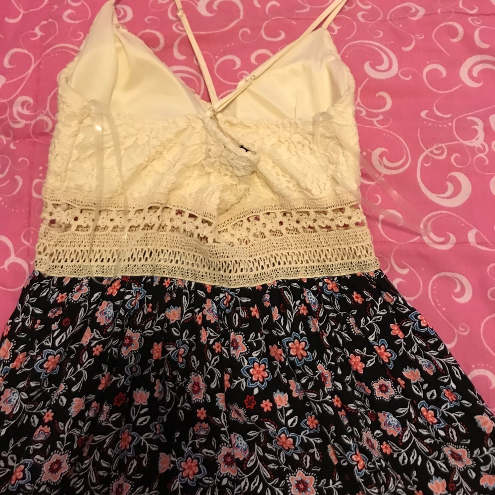 Dress - Picture 3 of 3