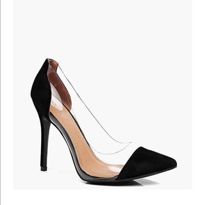 Black pumps with transparent side panel