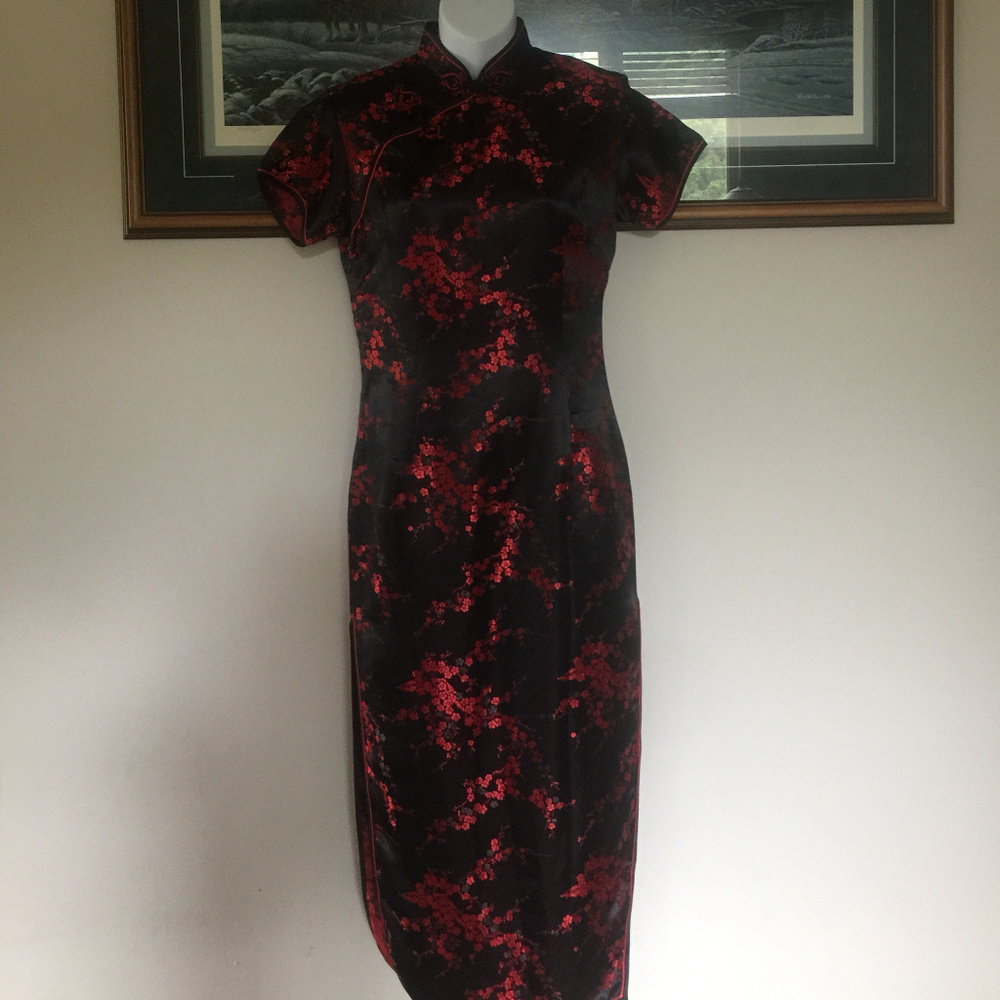 Red and Black Cherry Blossom Chinese Dress