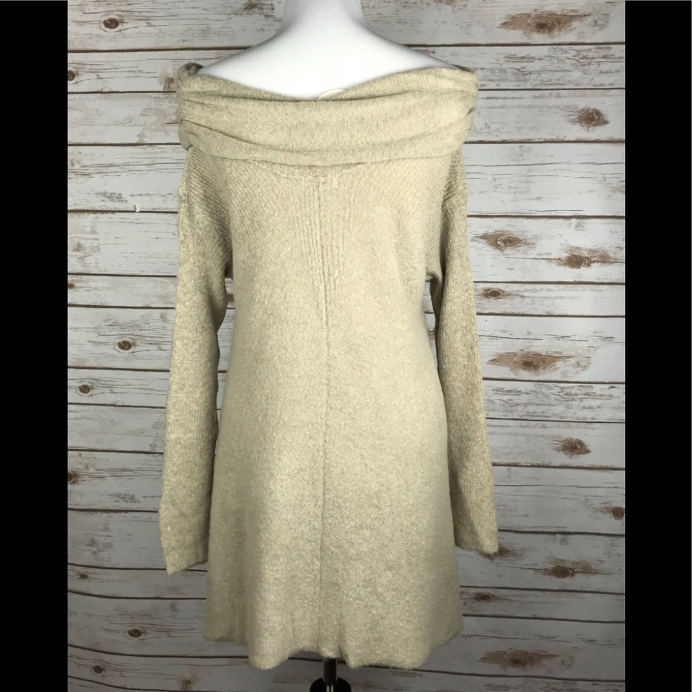 Off Shoulder Sweater- oatmeal - Picture 4 of 4