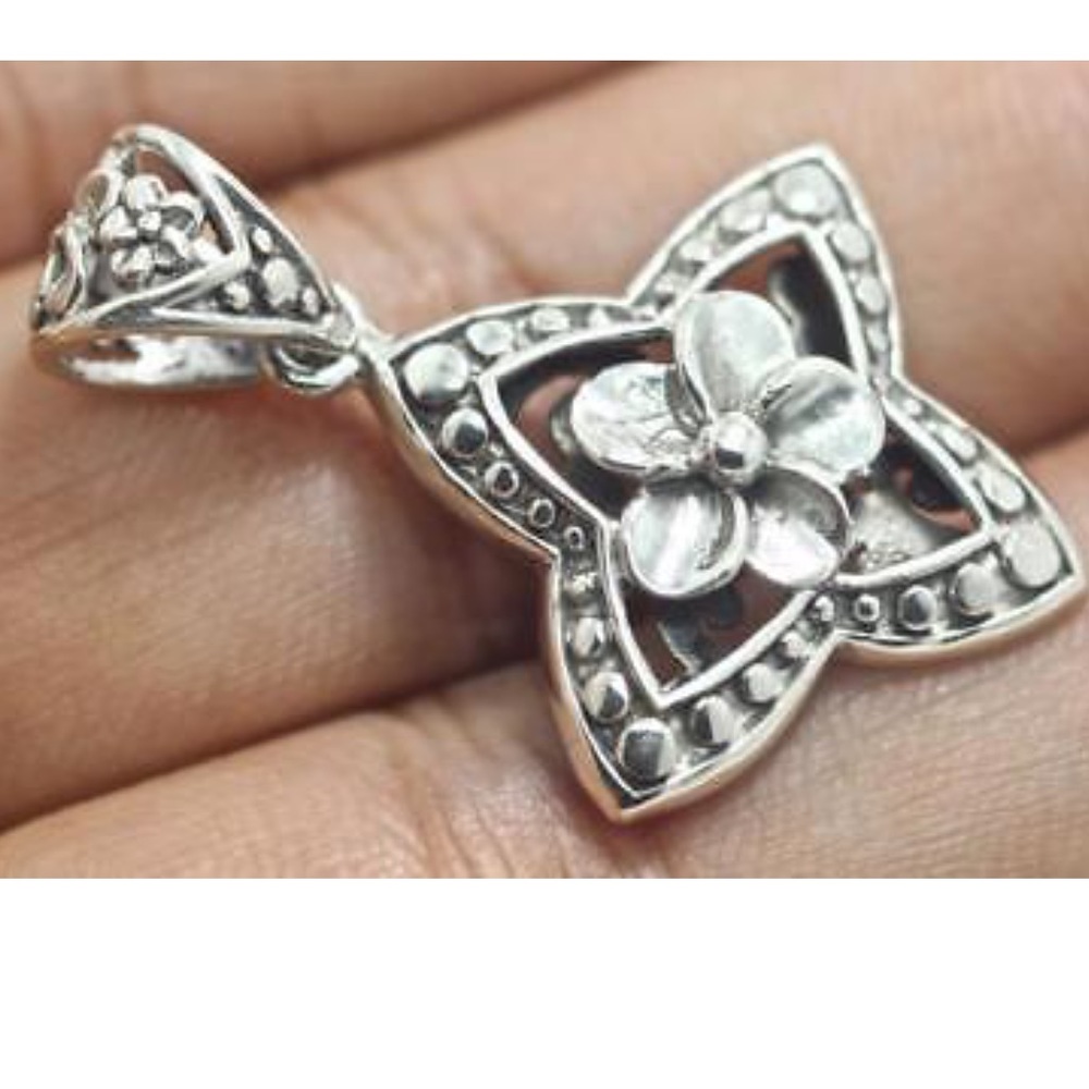 PLUMERIA STAR PENDANT