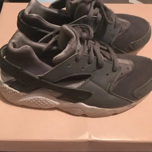 Nike Other - Boys Nike Huarache