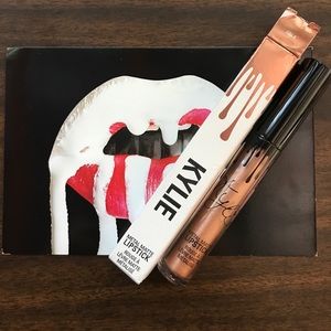 Kylie Metal Matte Lipstick in King K