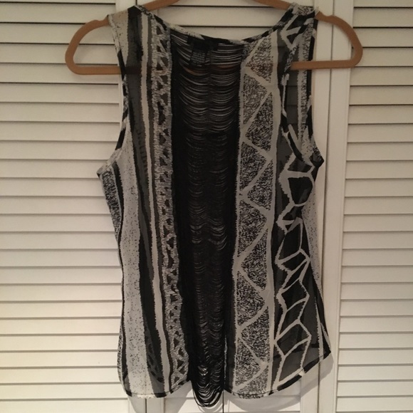 Patterned tank - Picture 2 of 3