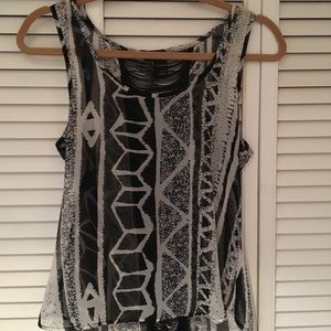 Patterned tank