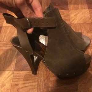 Brown suede heels size 8