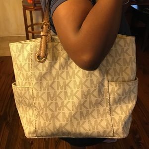 purse white