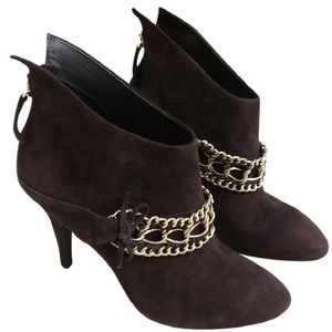 JUST IN.. DARK BROWN SUEDE BMAKOWSKY BOOTIES