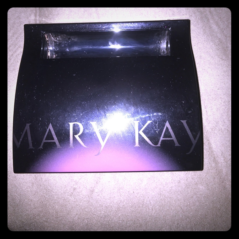 Unfilled Mary Kay compact with cheek & eye brushes