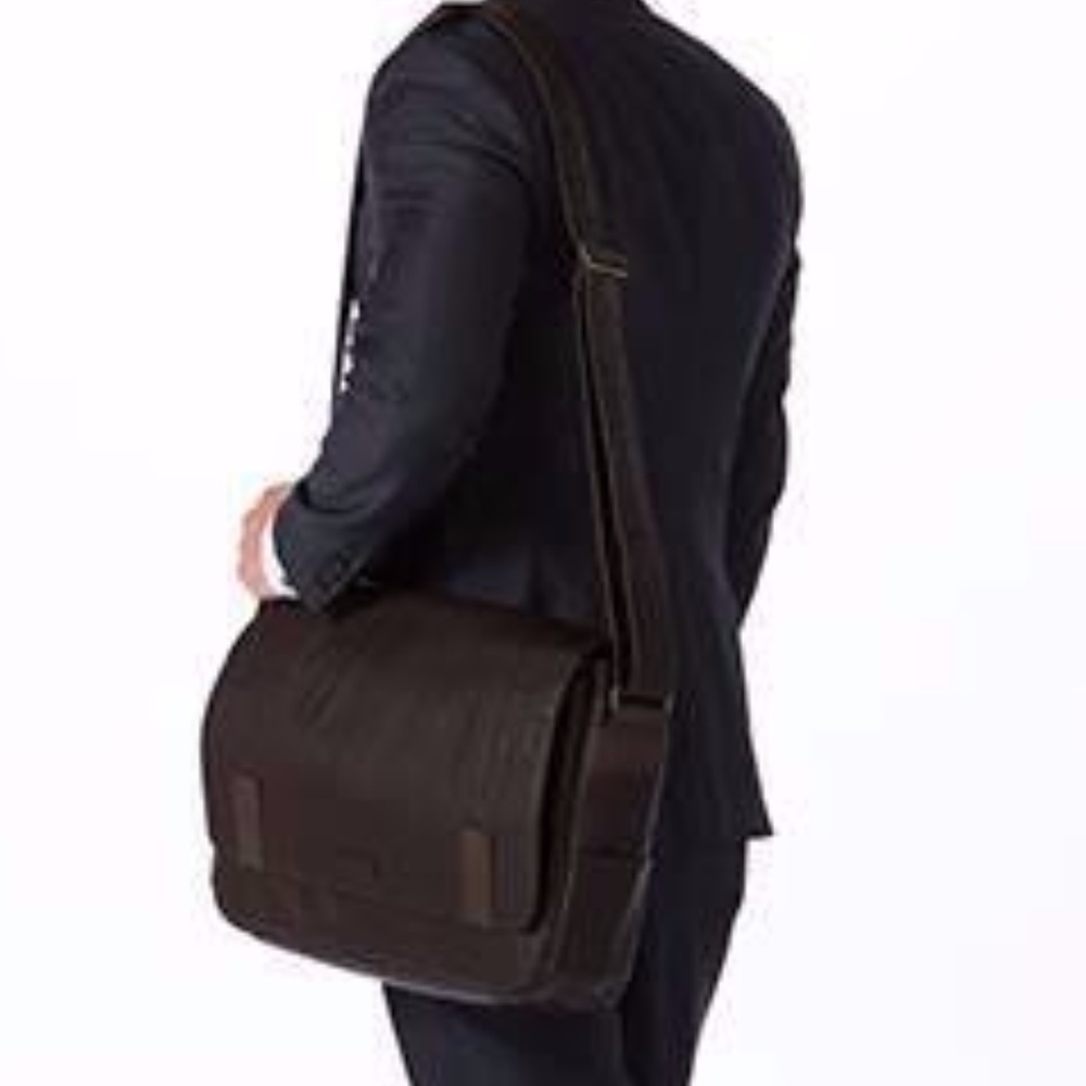 Miche Messenger Bag (New /Display)